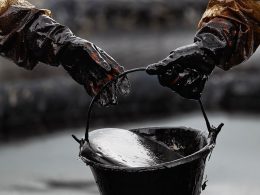 Fatores que influenciam a formação do preço do petróleo e seus impactos na  economia mundial 